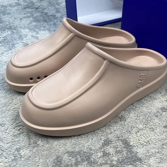 NIB P448 Flo Cipria Sandal Clog Slip On Backless Cream Beige Sz 38 39 main image 15